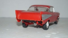 VINTAGE 1957 RED CHEVROLET CHEVY BELAIR PLASTIC MODEL CAR 1/25 SCALE