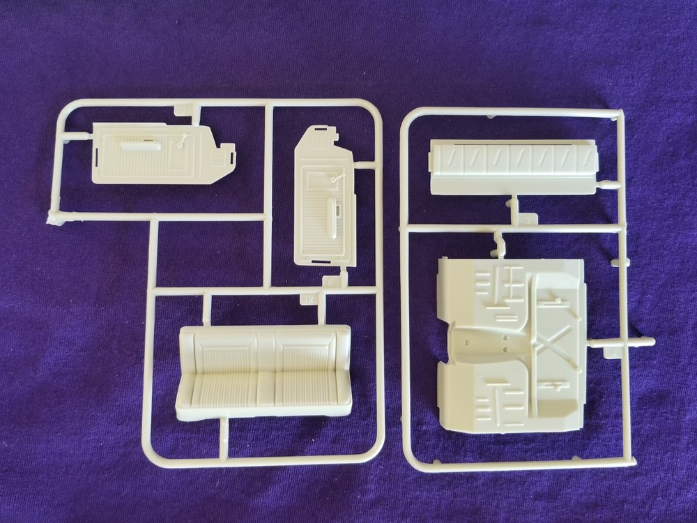 1972 FORD F250 CAB FLOOR , SIDE PANELS , SEAT from Moebius 1:25 Model Kit 67-72