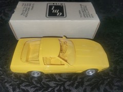 Vintage 1992 AMT ERTL Chevrolet CORVETTE ZR-1 Dealer PROMO Car 6575 Yellow