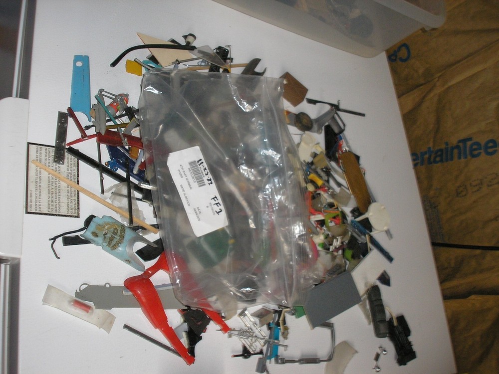 Vintage 1/25 or 1/24 ? Lot FF1 of Car & Truck parts for parts or restore Free SH