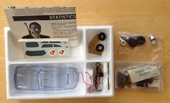 Strombecker 1:32 James Bond 007 Aston Martin Vintage Model Car Kit 8630 Complete