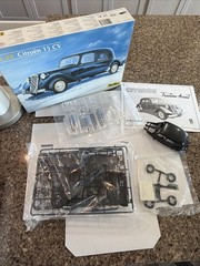 HELLER 1/24 SCALE CITROEN 15 CV FACTORY SEALED INSIDE KIT! CIRCA 2000’s! VMCP!