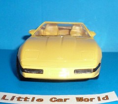 AMT ERTL 1995 Chevrolet Corvette Convertible Promo Model 6654 1/25 Scale Yellow