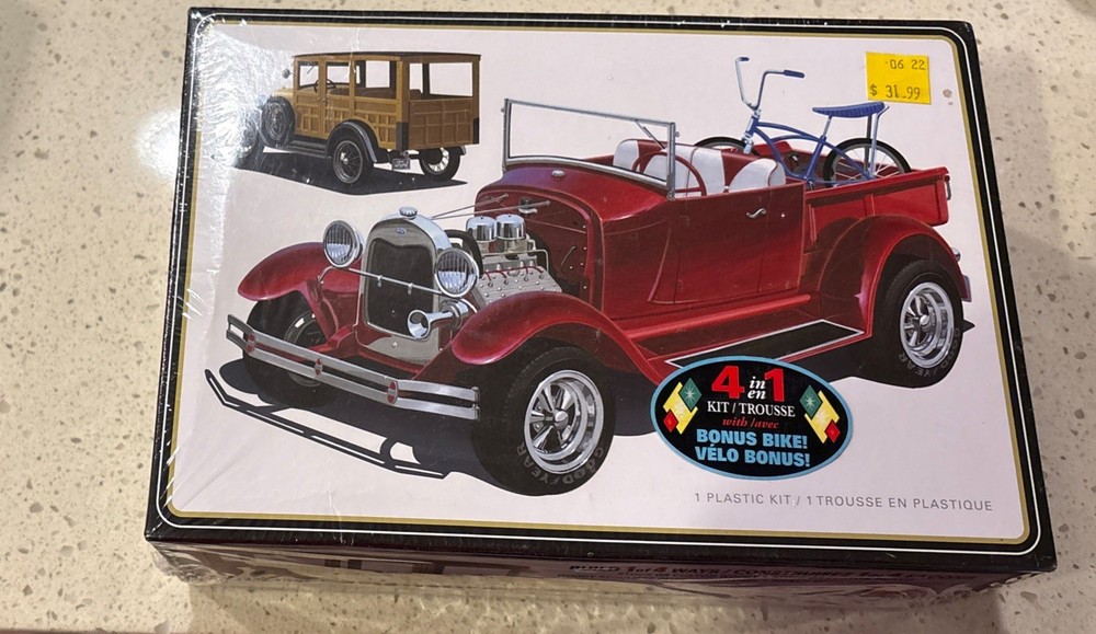 AMT 1929 Ford Woody Pickup Truck W/Bike- Plastic Model Vehicle Kit – 1/25 Scale