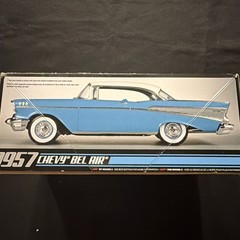 VINTAGE AMT 1957 Chevy Bel Air 1/25 Scale Plastic Model – As Pictured 😎