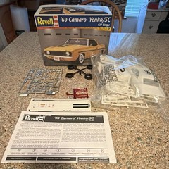 Revell ’69 Camaro Yenko/SC 427 Coupe 1:25 Plastic Model Kit Skill 2 #85-2826