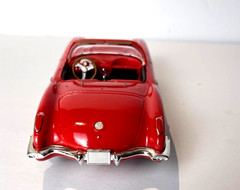 VINTAGE SMP RED 1959 CHEVROLET CORVETTE CONVERTIBLE MODEL CAR 1/24