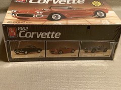 AMT/ERTL 1962 Corvette 3 in 1 Model – 1/25 Scale Kit# 6521 – Sealed!!