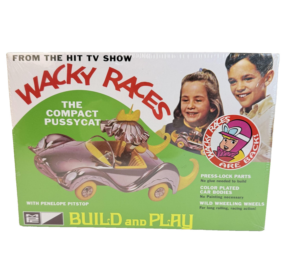 MPC Wacky Races Compact Pussycat Build and Play 1/25 Model Kit Penelope Pitstop