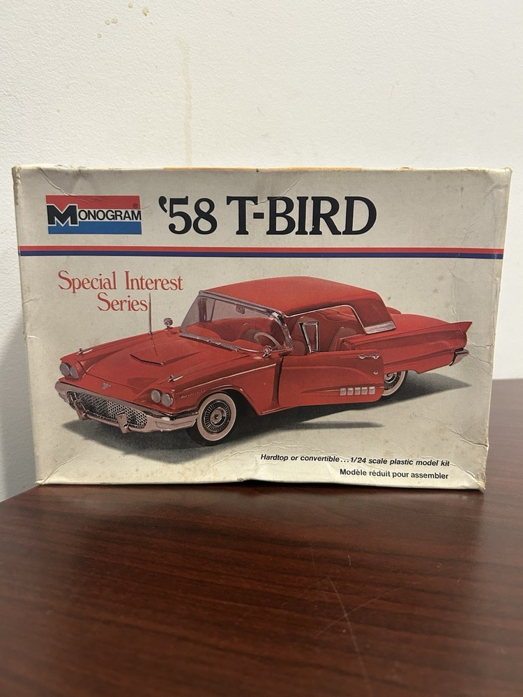 Monogram ’58 T-Bird Special Interest Series 1 Kit 1/24 Scale