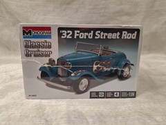 Model Kit 1932 Ford Street Rod Monogram Classic Cruiser 1:24 Skill Level 4 NEW!
