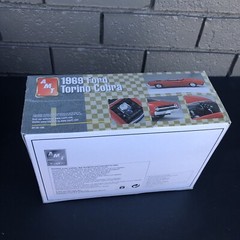AMT 38145 1969 FORD TORINO COBRA W/NASCAR PARTS 1/25 Model Car Mountain Sealed