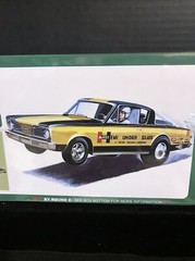 AMT 1153/12 HURST HEMI UNDER GLASS BARRACUDA DRAG CAR-NIB-1/25 SCALE