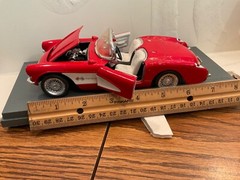 1957 Red White Chevrolet Corvette Convertible Diecast Model Car 1/24 SS7708 Vtg