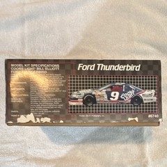 AMT Ertl Ford Thunderbird Bill Elliott 1:25 NASCAR Model Kit 6740 Plastic