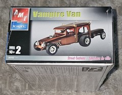 AMT ERTL Vampire Van Street Customs Model Car Kit #31772 Scale 1:25 New Sealed