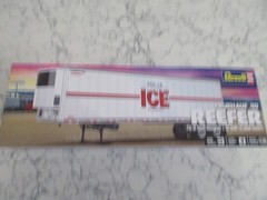 REVELL 1/32 FRUEHAUF 40′ REEFER TRAILER MODEL KIT #14541 BRAND NEW SEALED – NICE