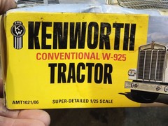 AMT 1021 1/25 Kenworth W925 Semi Tractor, Movin’ On Model Kit