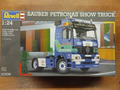 Revell 07536 Sauber Petronas Mercedes Benz Show Truck Sealed Box Red Bull 1:24