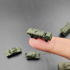 1/350 Russian armored vehicle kit model （8 vehicles+a group of soldiers ）
