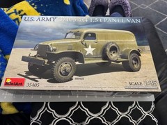Miniart 1/35 Scale U.S. Army G7105 4×4 1,5 T Panel Van Model Kit #35405