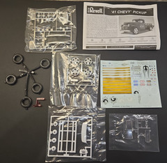 Revell, Trucks, ’41 Chevy Pickup, 2’n 1, 1/25, Sealed Parts Inside