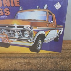 AMT BOONIE BOSS T412 Ford Custom Pickup Truck Model Kit Hobby SEALED