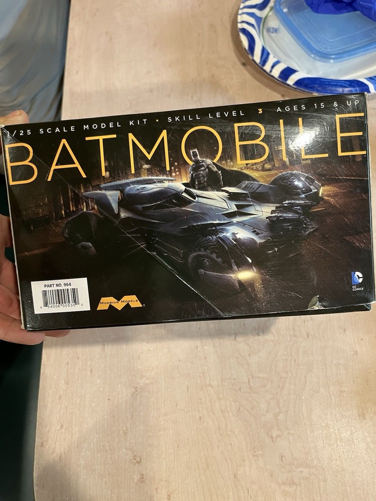 Moebius Models 1/25 Batmobile Model Kit DC Comics Batman, Unpainted MPN 964