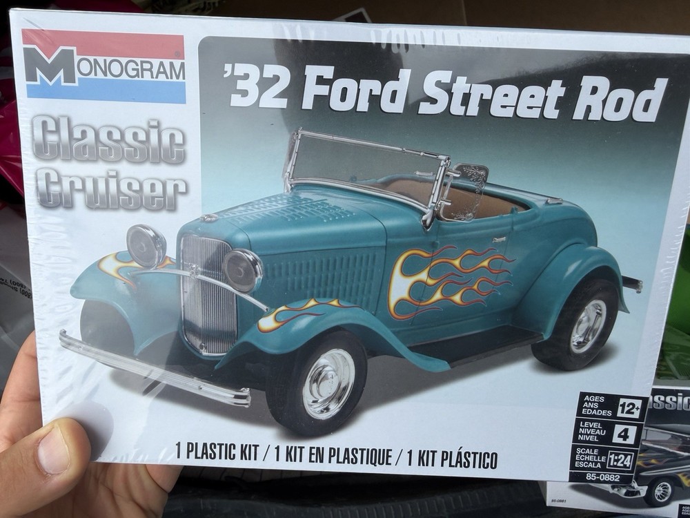Monogram 1/24 1932💪🏼Ford Street💪🏼Rod Classic Cruiser⭐️Factory Sealed
