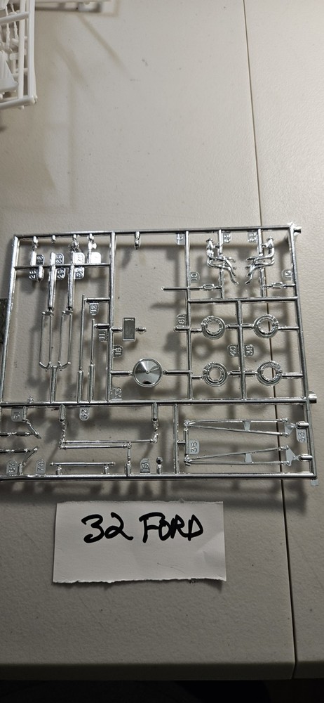 MODEL CAR 32 FORD PARTS CHROME TREE