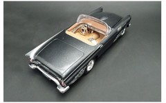 New AMT 1:25 Scale 1957 Ford Thunderbird Model Kit AMT1397