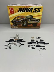AMT 1/25 1972 Nova SS Old Pro Big Block And Small Block Engines And Parts