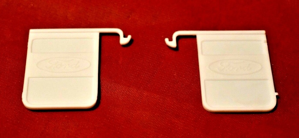 AMT Ford C-900/600 Mud Flaps 1/25