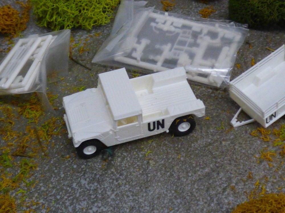 Roco Minitanks / Herpa 1/87 Modern US M-998 UN Hummer W/Trailer Lot#912X©