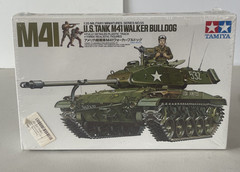 Tamiya M41 Walker Bulldog Model Kit + 3 Figures – New Sealed