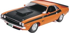 LEVEL 4 MODEL KIT 1970 DODGE CHALLENGER T/A 2-IN-1 KIT 1/24 SCALE REVELL 85-2596