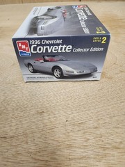 AMT 1:25 96 CHEVY CORVETTE CONVERTIBLE COLLECTOR EDITION MODEL KIT