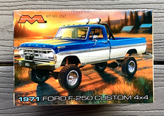 MOEBIUS MODELS 1/25 1971 FORD F-250 CUSTOM 4X4 PICKUP TRUCK MODEL KIT # 2567 F/S