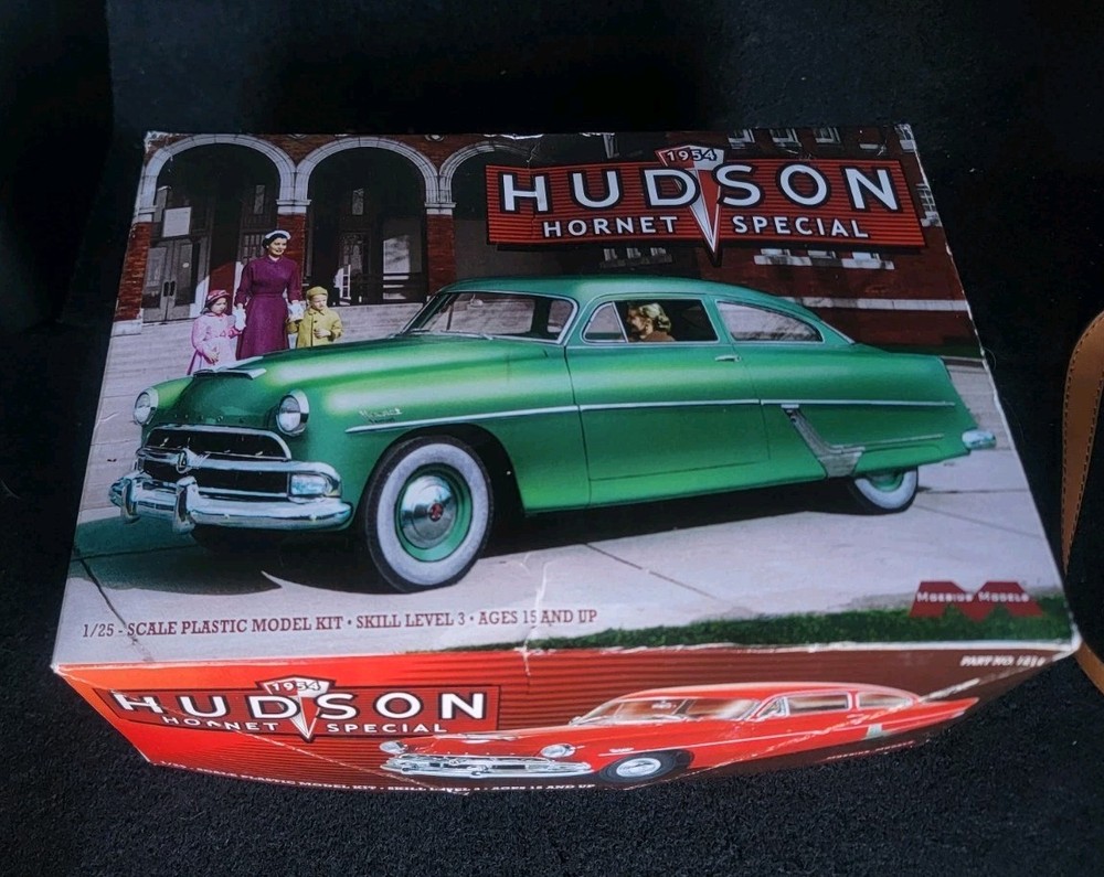 1954 Hudson Hornet Special 1/25 Scale Plastic Model Kit Moebius Ages 15+