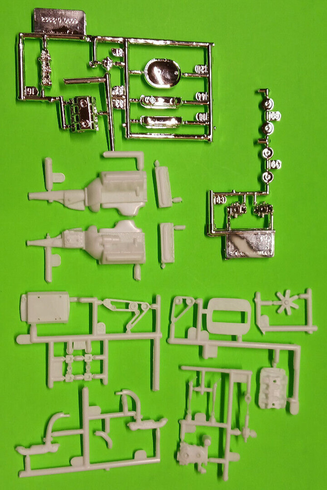 Revell 1/24 1969 Dodge Super Bee 440 Six Pack Motor Engine Model Car Parts