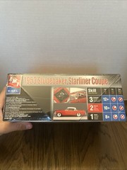 AMT Ertl 31759 1/25 Scale 1953 Studebaker Starliner Coupe Plastic Model Kit