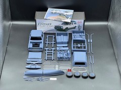 1/25 1979 Dodge D150 Club Cab Camper Truck Model Kit w/ Engine, Clears & Canoe