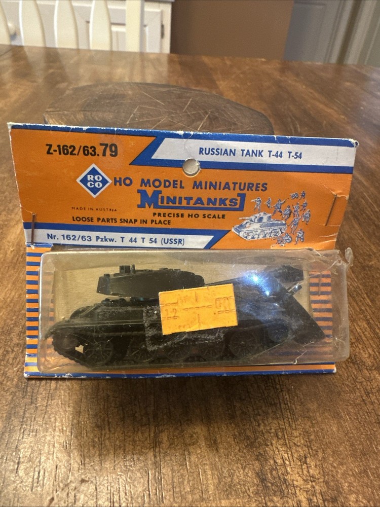 Roco Minitanks (NOS) 1/87 Modern Russian T-44 / T-54 Medium Tank