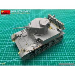 Miniart #35425 1/35 M3 Stuart Light Tank. Initial Prod.
