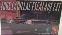 AMT 2005 Cadillac Escalade EXT 1:25 Scale Plastic Model Car Kit AMT1317 Sealed