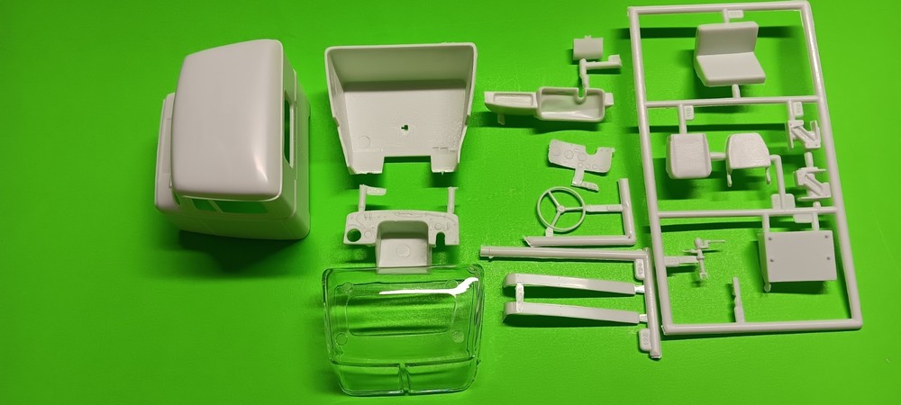 Diamond Reo 1/25 Cab Glass Windshield Interior Dash Seat AMT Truck Tractor