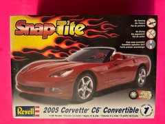 2009 CHEVY CORVETTE C6 CONVERTIBLE MODEL KIT REVELL SNAPTITE 1/25 SCALE NEW!!!