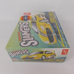 AMT 1:25 Snapfast 1998 Chrysler Concorde “Street Heat” Slammers – New Sealed