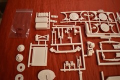 AMT Chevy Titan 90 Chassis Fuel Tanks 5th Wheel Battery Box and Radiator 1/25
