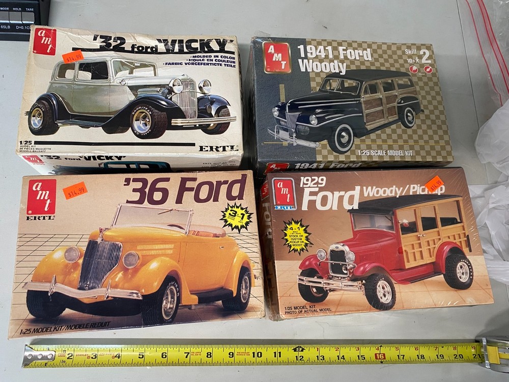AMT vintage 1:25 model kit lot of 4 1929 1936 Ford 1941 Woody 1932 Vicky